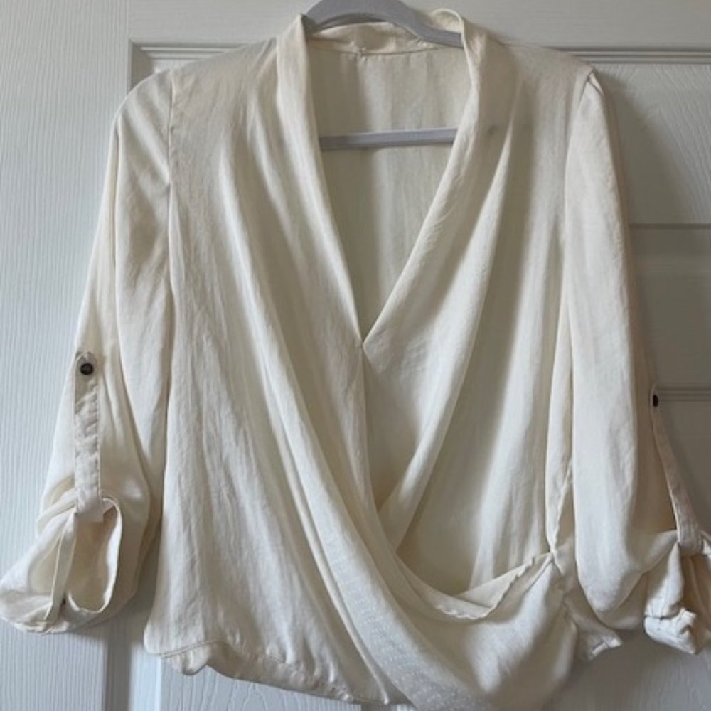 VINTAGE SILK Blouse in Creamy White No Label, No Size